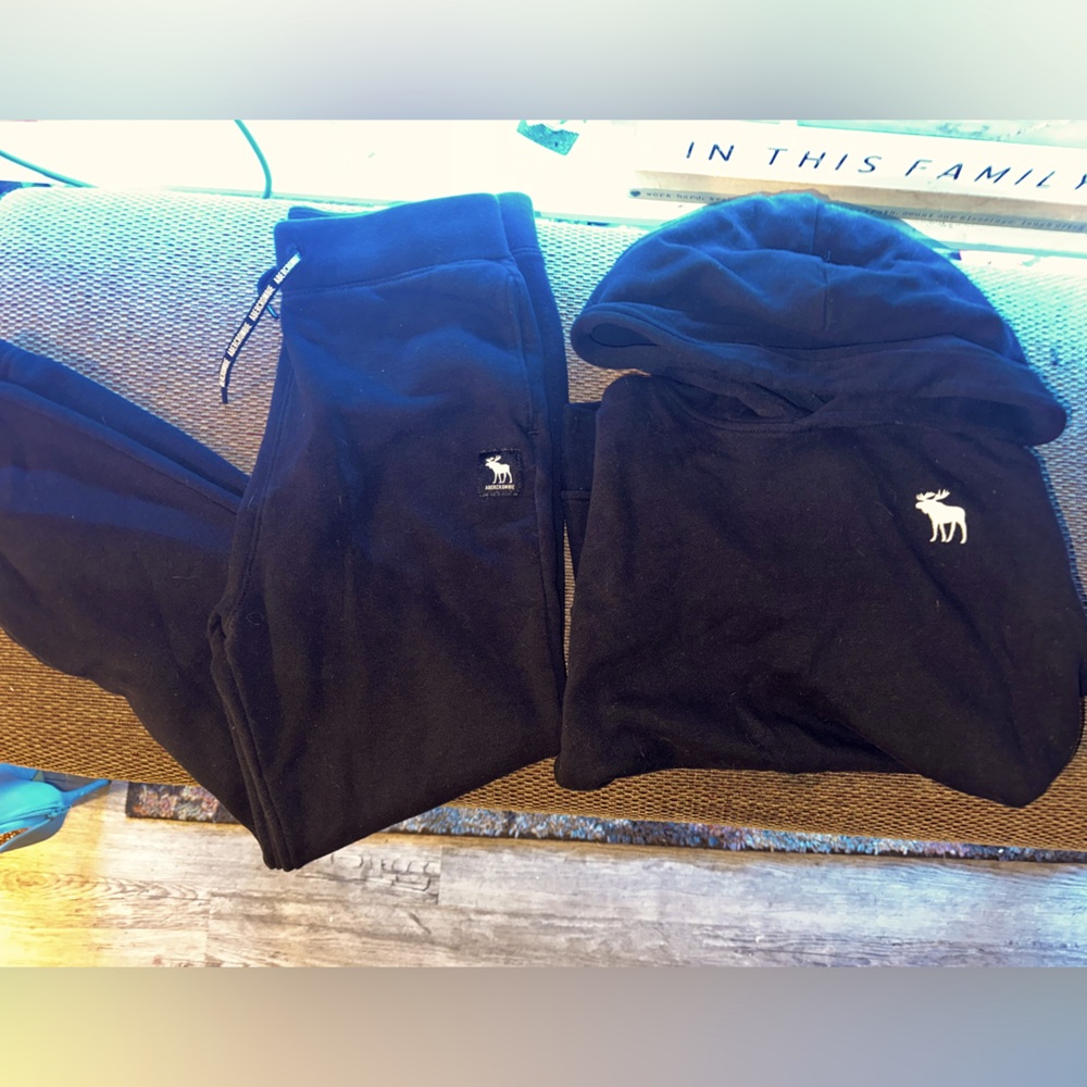 YOUTH SIZE 11/12 ABERCROMBIE & FITCH MATCHING JOGGER SET